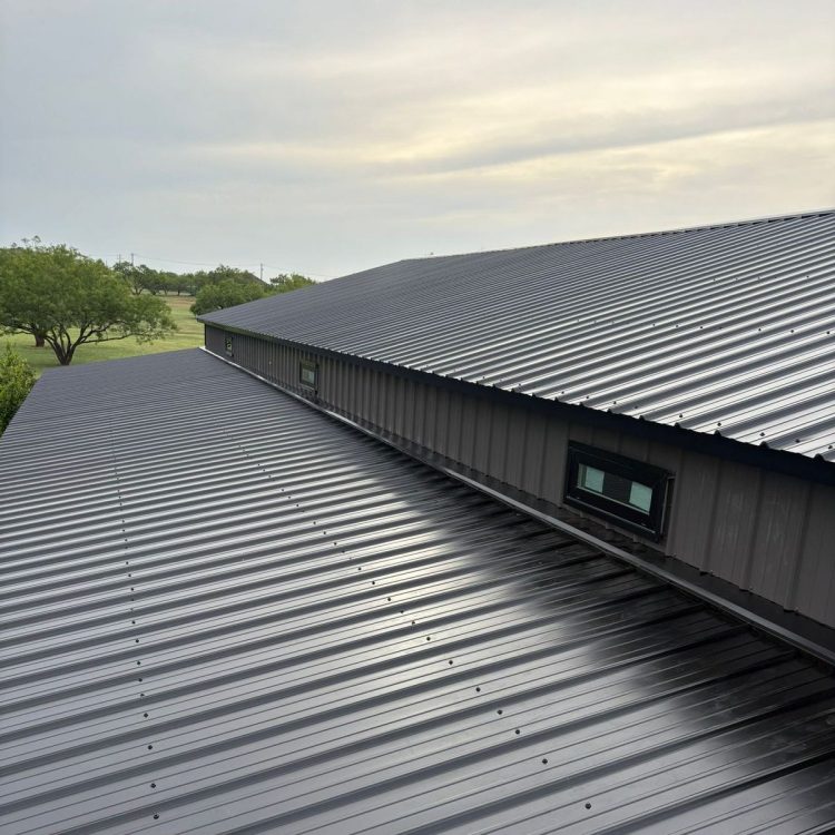 dịch vụ lợp mái tôn của Cơ Khí Chuyên Nghiệp