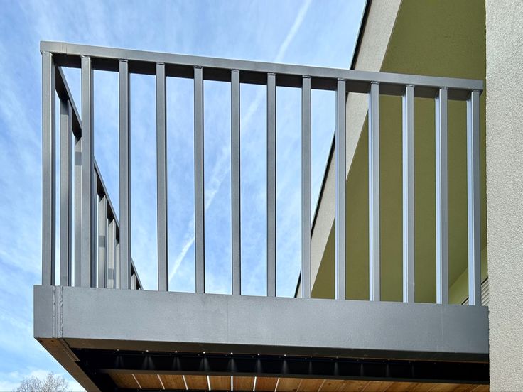 lan can cầu thang sắt