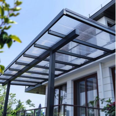 Mái Poly Lấy Sáng: Xu Hướng Thiết Kế Hiện Đại Cho Nhà Phố và Quán Cà Phê